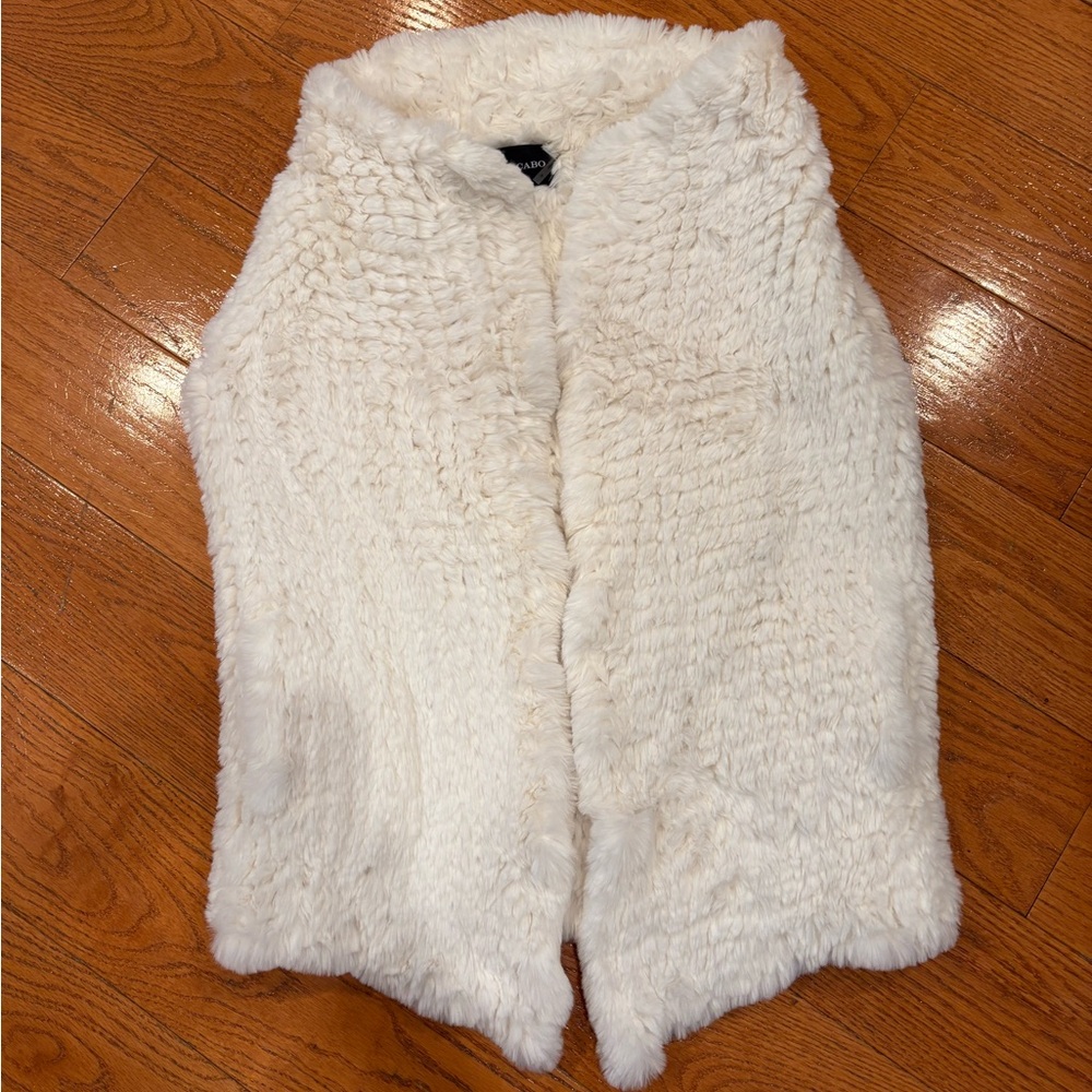 Dolce Cabo White Faux Fur Vest Sleeveless Cozy Layering Vest Womenβs Size Small